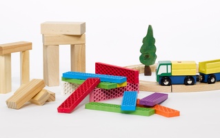 Spielzeug aus Holz und WPC